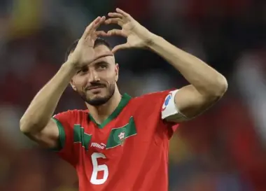 اعتزال رومان سايس دولياً .. رسالة مؤثرة تُنهي مسيرة قائد “أسود الأطلس” وتفتح صفحة جديدة